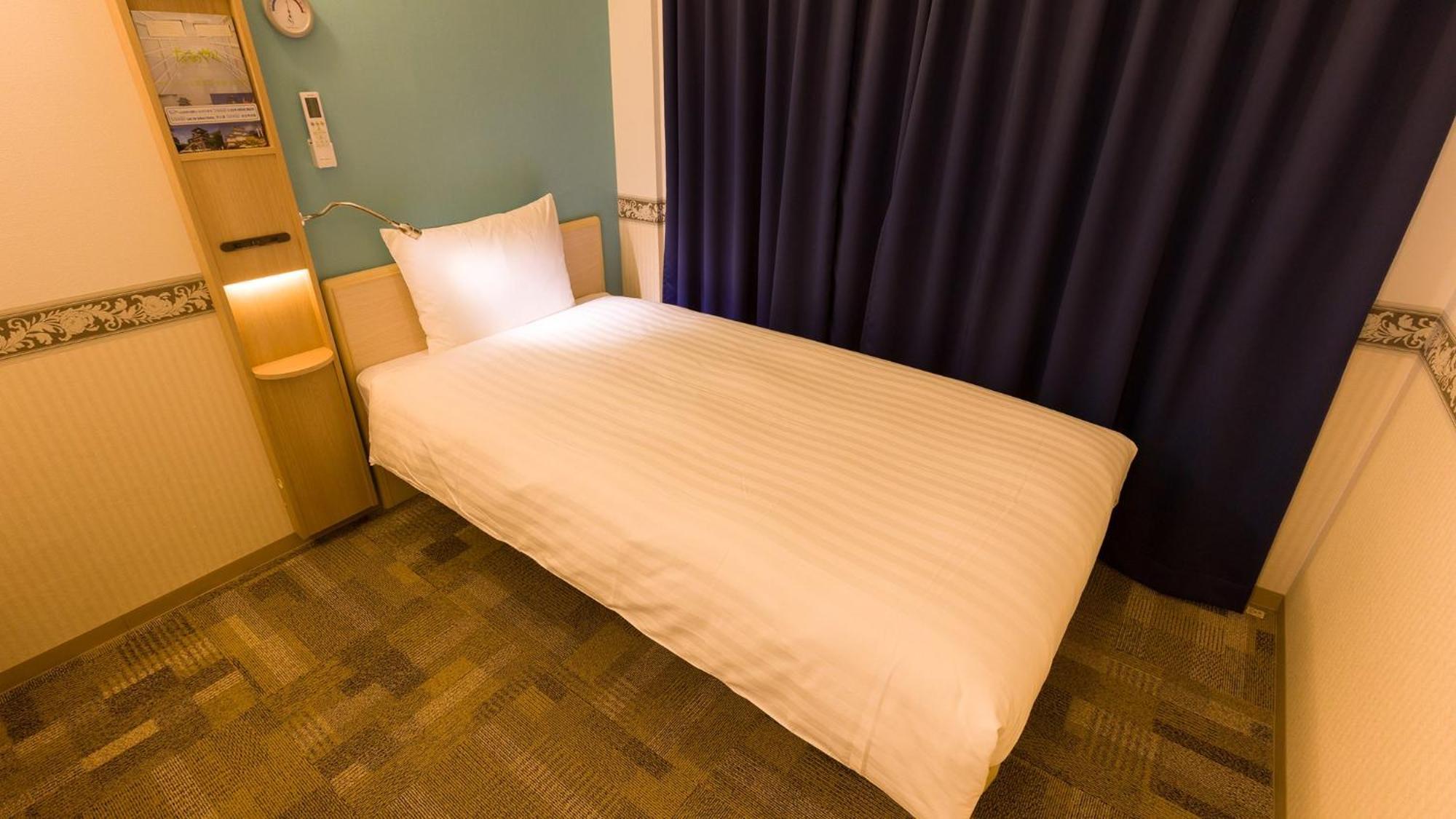 Toyoko Inn Saitama Misato Ekimae Habitación foto
