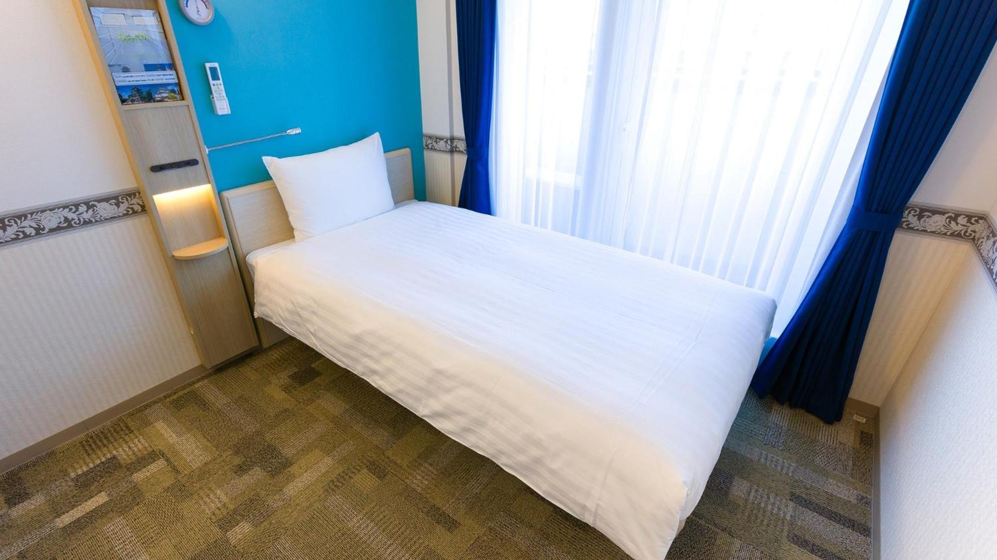 Toyoko Inn Saitama Misato Ekimae Habitación foto